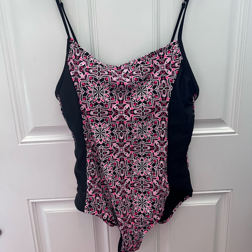 Catalina one piece swimsuit with adjustable straps.small bit of pilling as shown